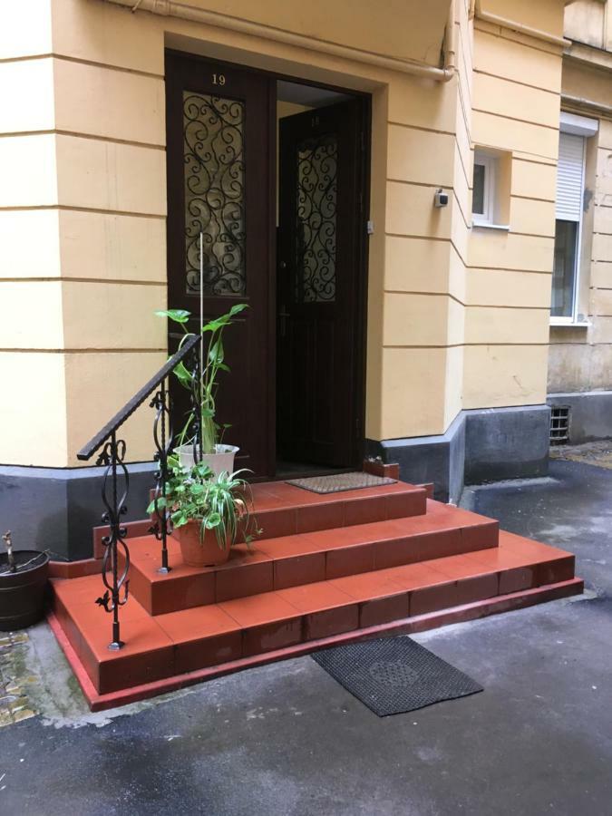 Romantik Eko Apartment Lviv Exterior photo